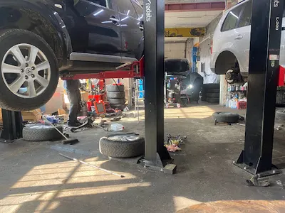 AUTO HOL SERWIS Warsztat samochodowy, naprawa pojazdów, wynajem lawet